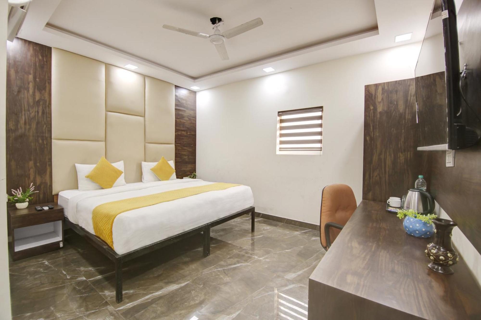Hotel The Eden Park Noida Eksteriør billede