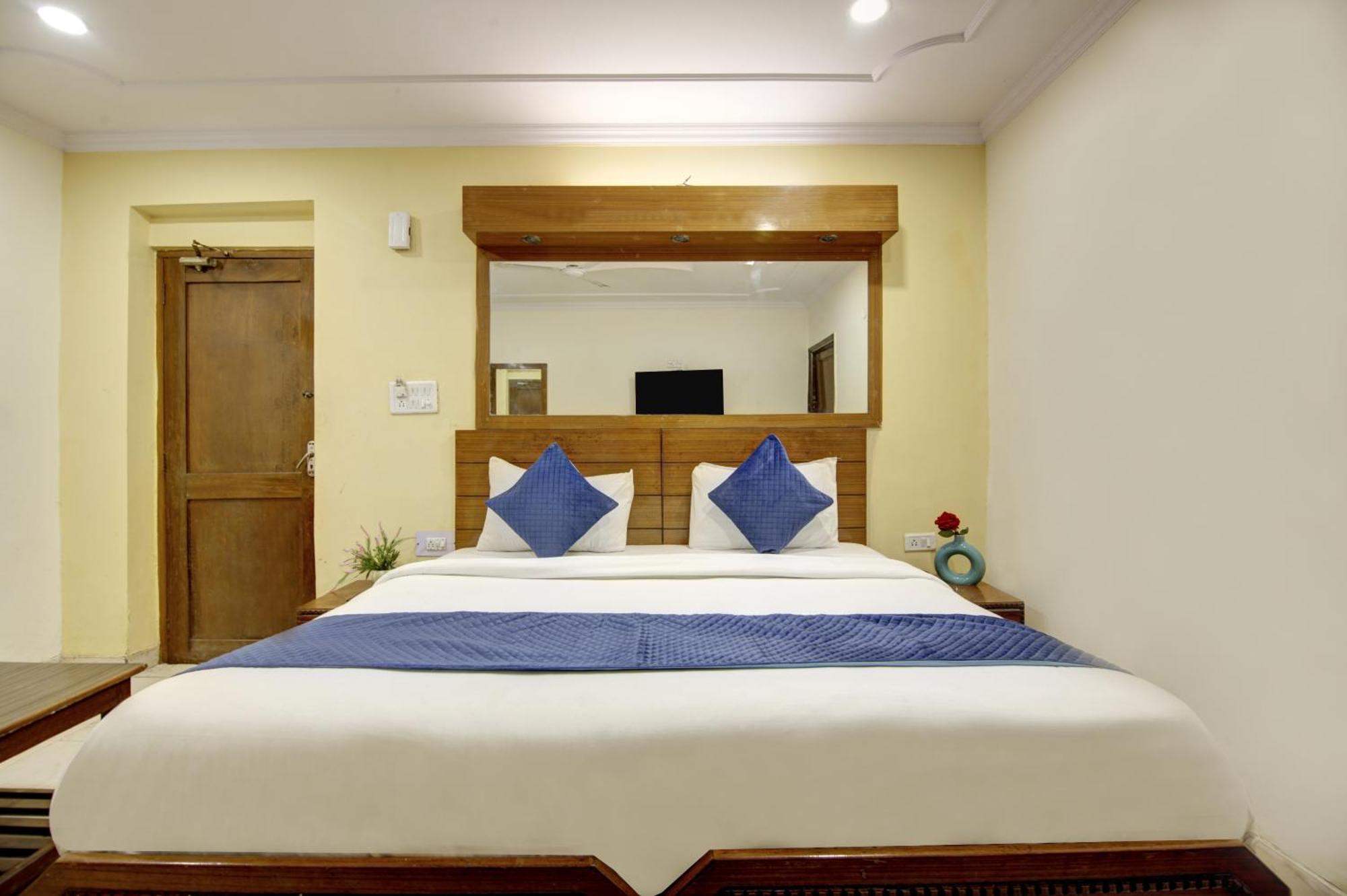 Hotel The Eden Park Noida Eksteriør billede