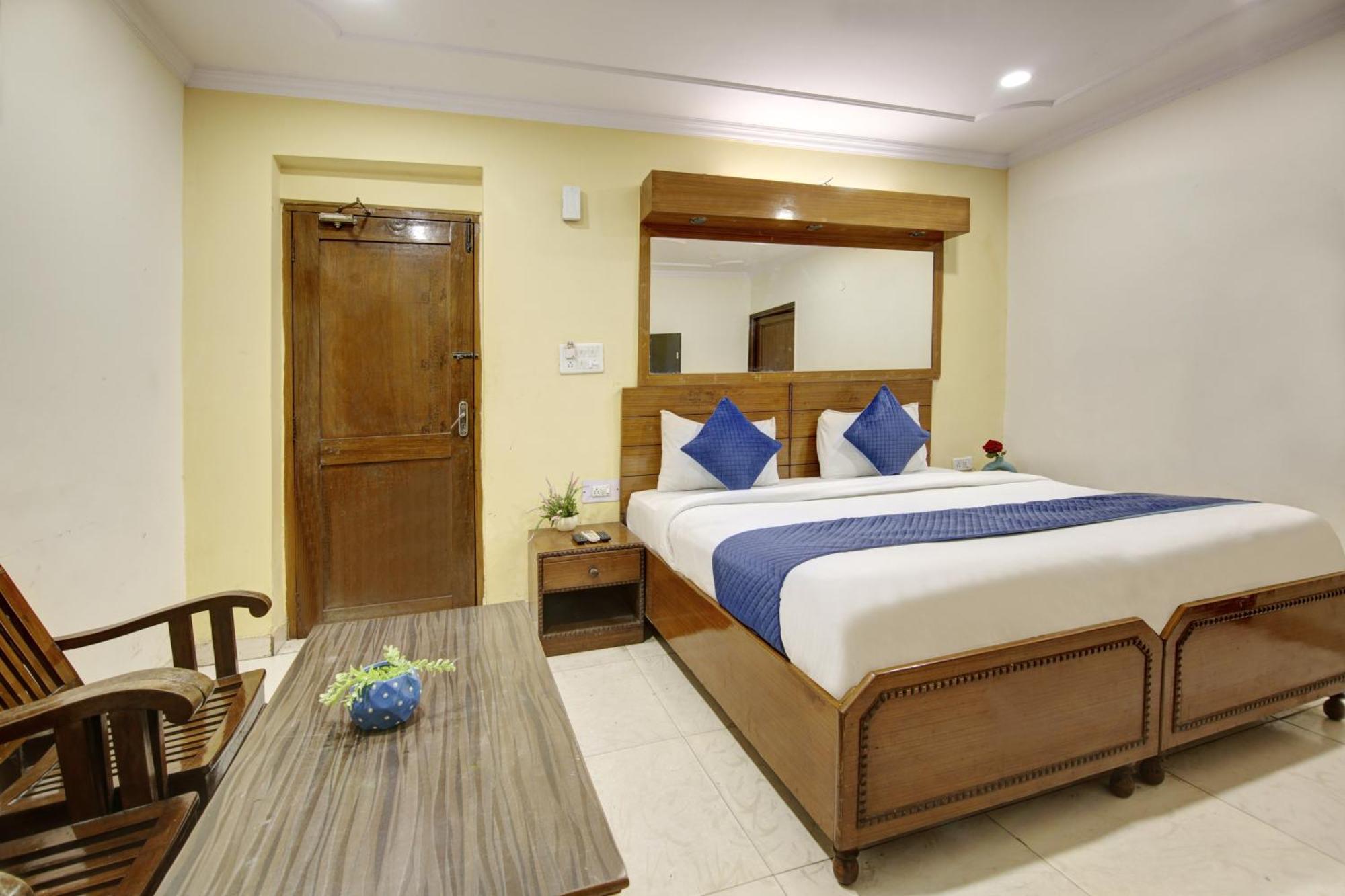 Hotel The Eden Park Noida Eksteriør billede